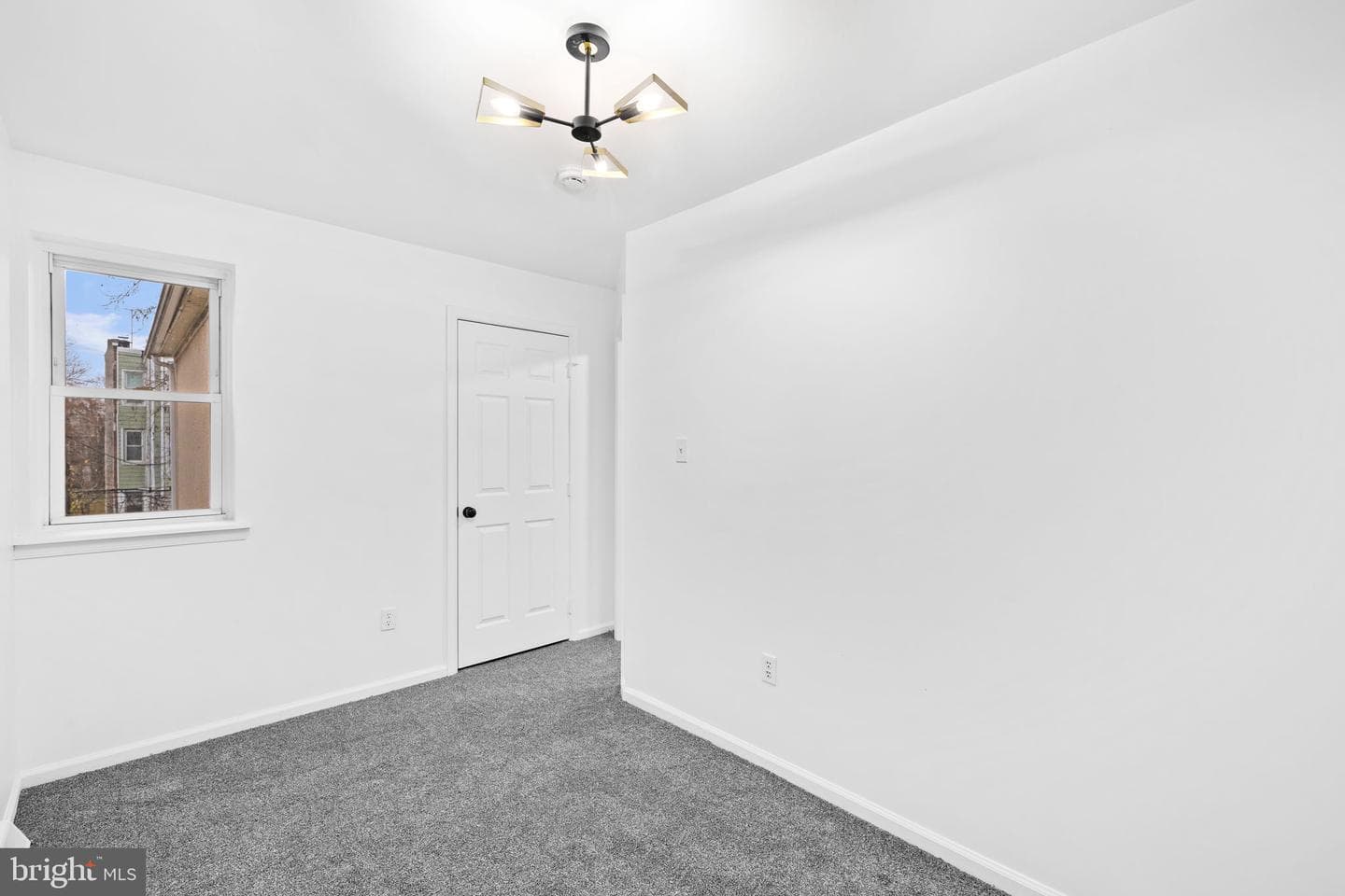 1821 N Croskey Street photo 25
