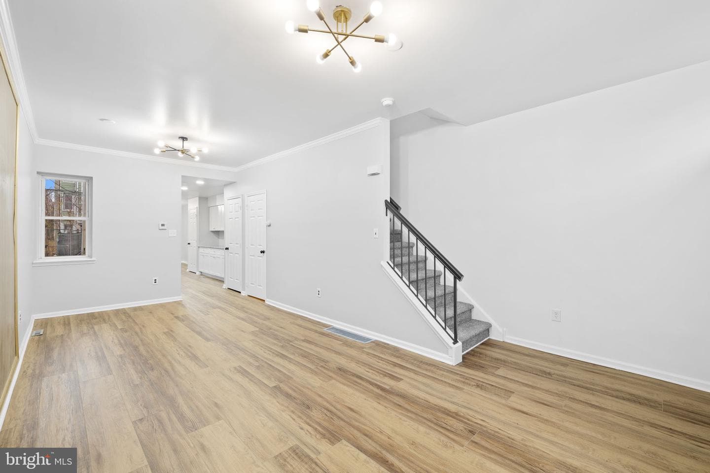 1821 N Croskey Street photo 3