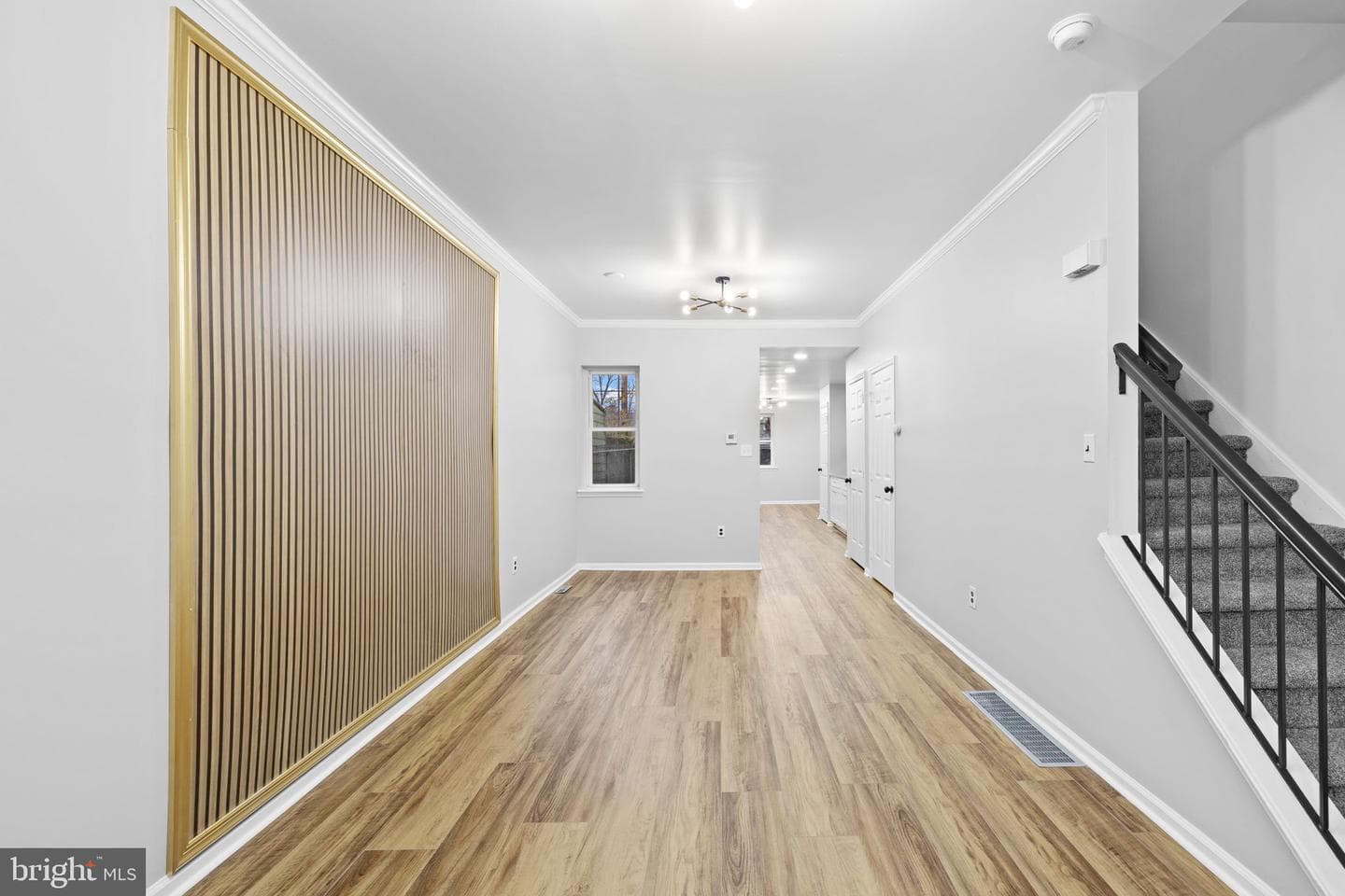 1821 N Croskey Street photo 4