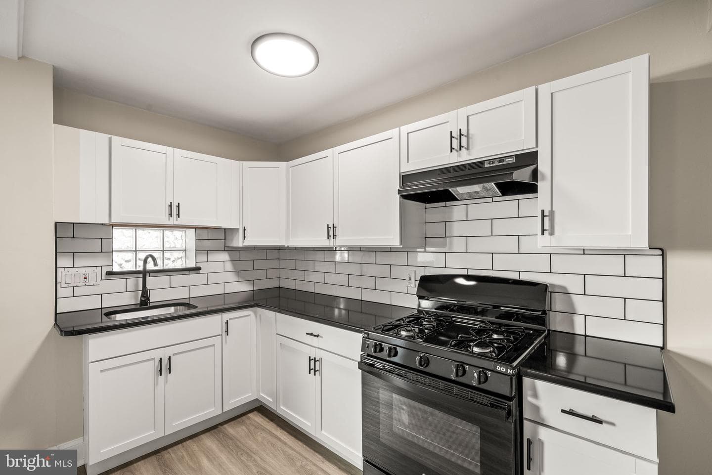 2549 S Stetler Street photo 8
