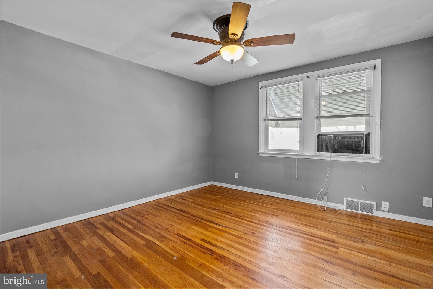3332 Lansing Street photo 17