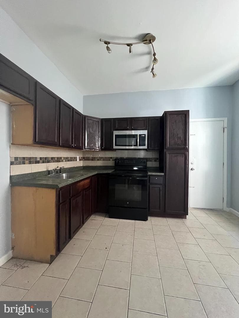 1323 N 28th Street photo 1