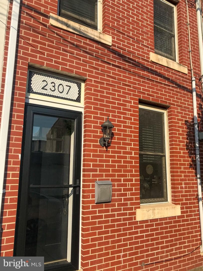 2307 E Fletcher Street photo 1
