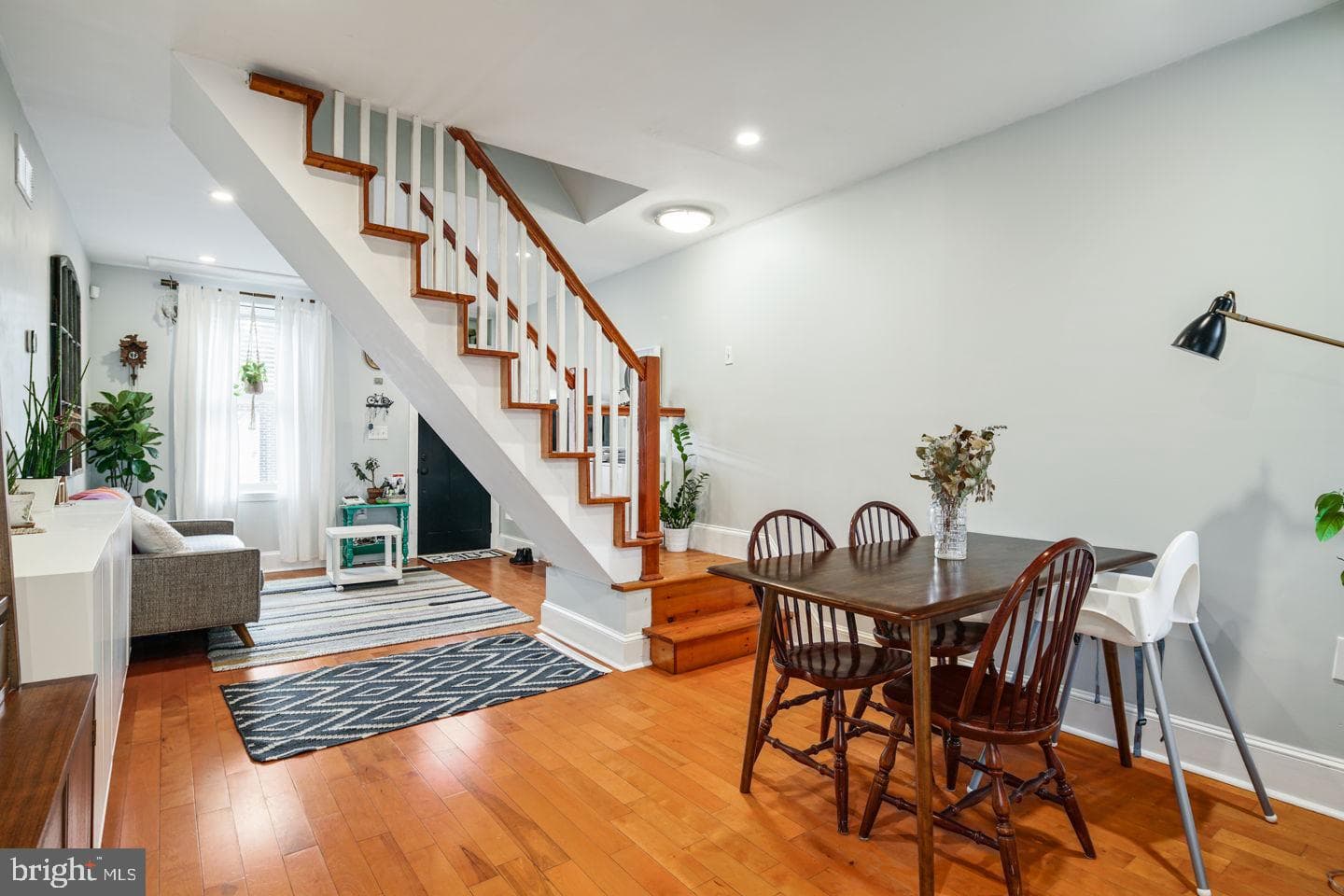 2307 E Fletcher Street photo 4