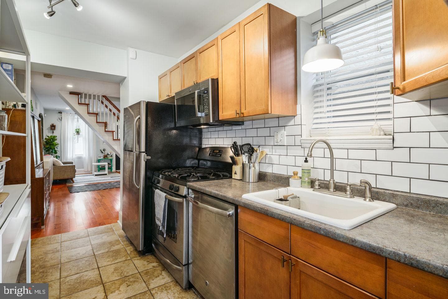 2307 E Fletcher Street photo 7