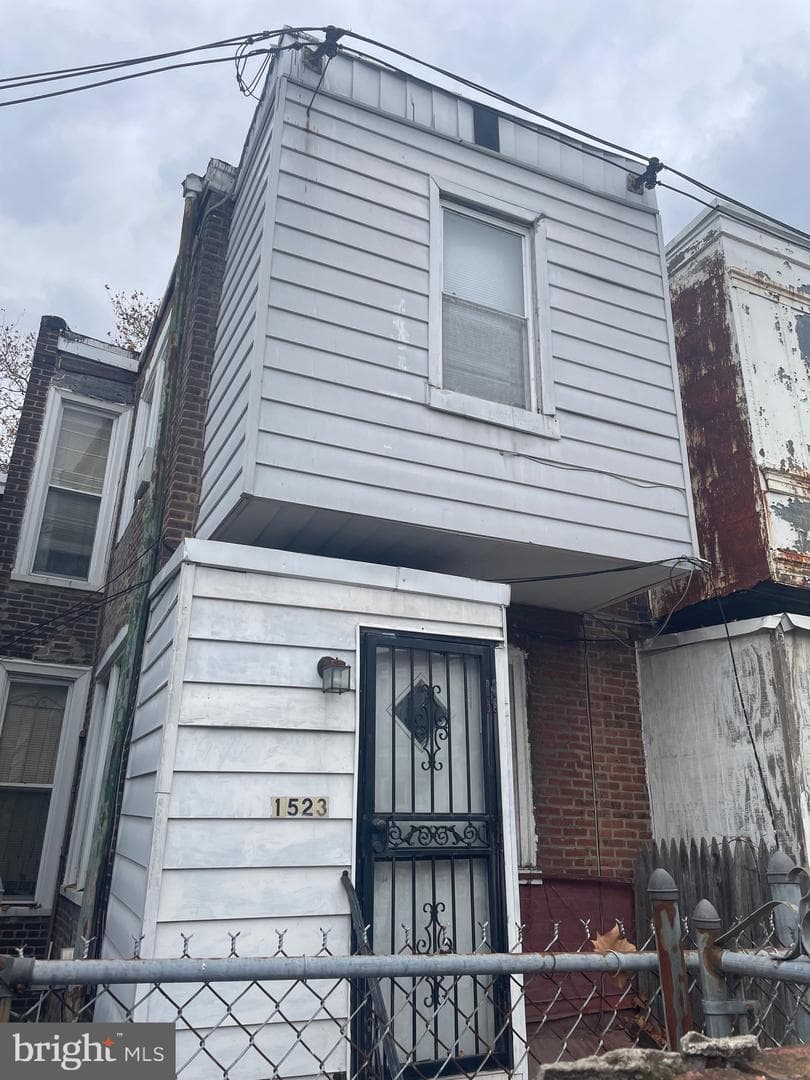 1523 Belmont Avenue photo 11