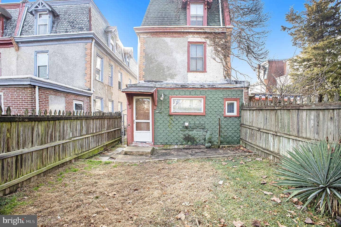 5417 Pulaski Avenue photo 36