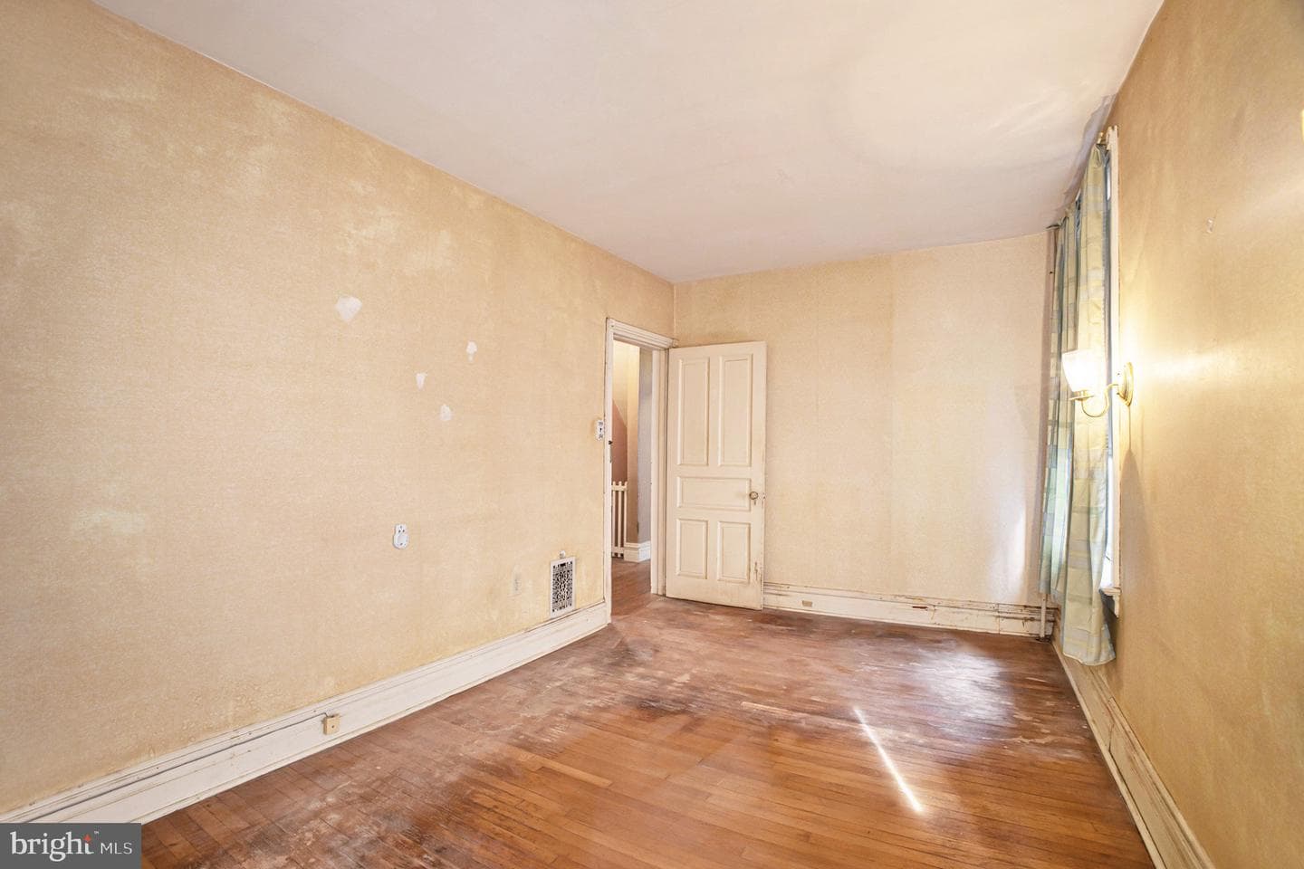 5417 Pulaski Avenue photo 8