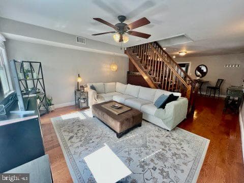 101 Sigel Street photo 5