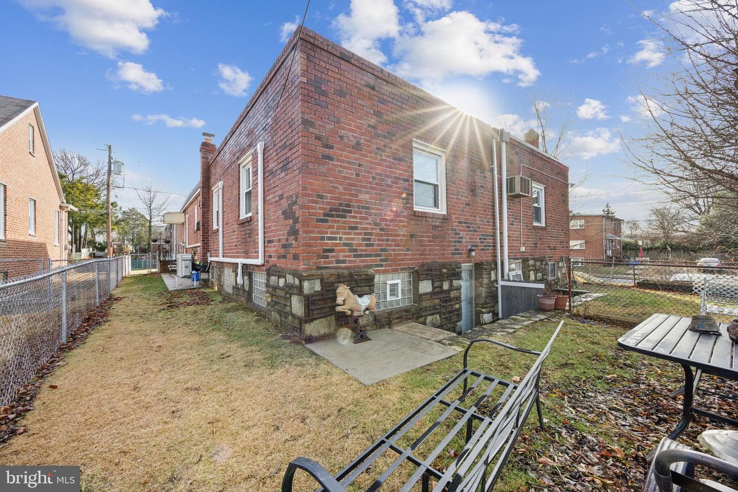 7820 Frontenac Street photo 25