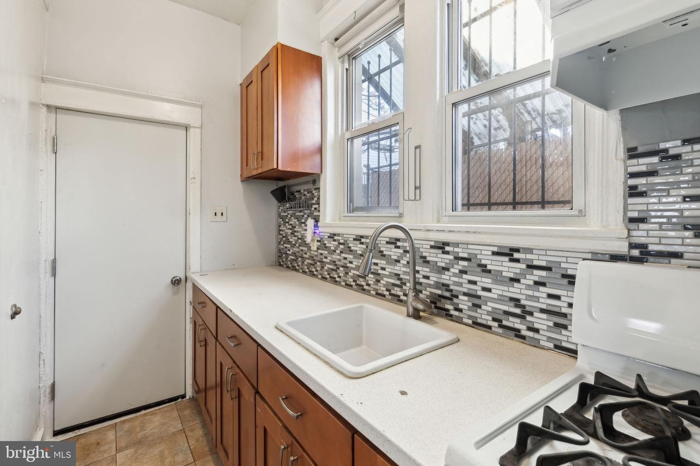 1810 Sigel Street photo 12