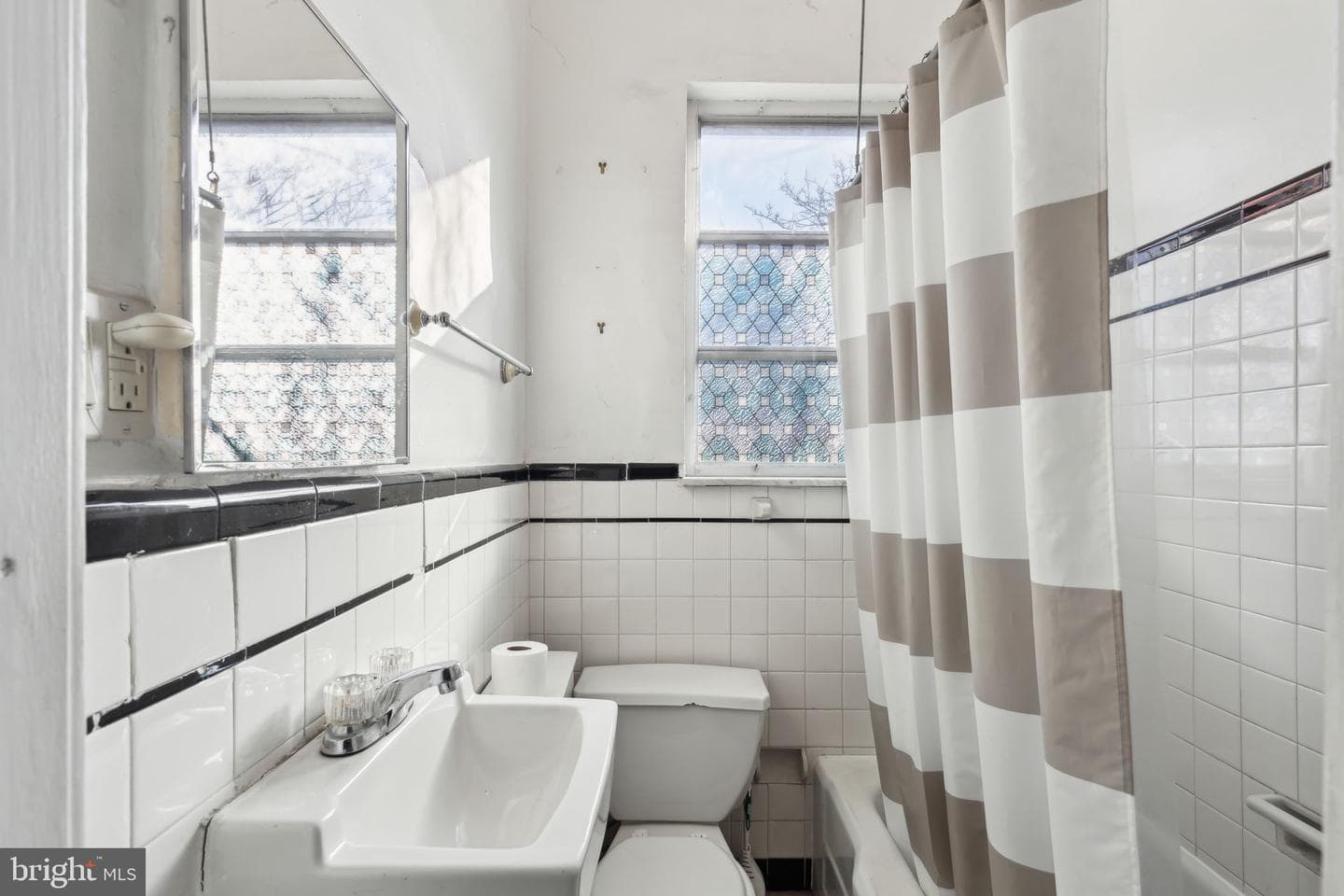 1810 Sigel Street photo 15