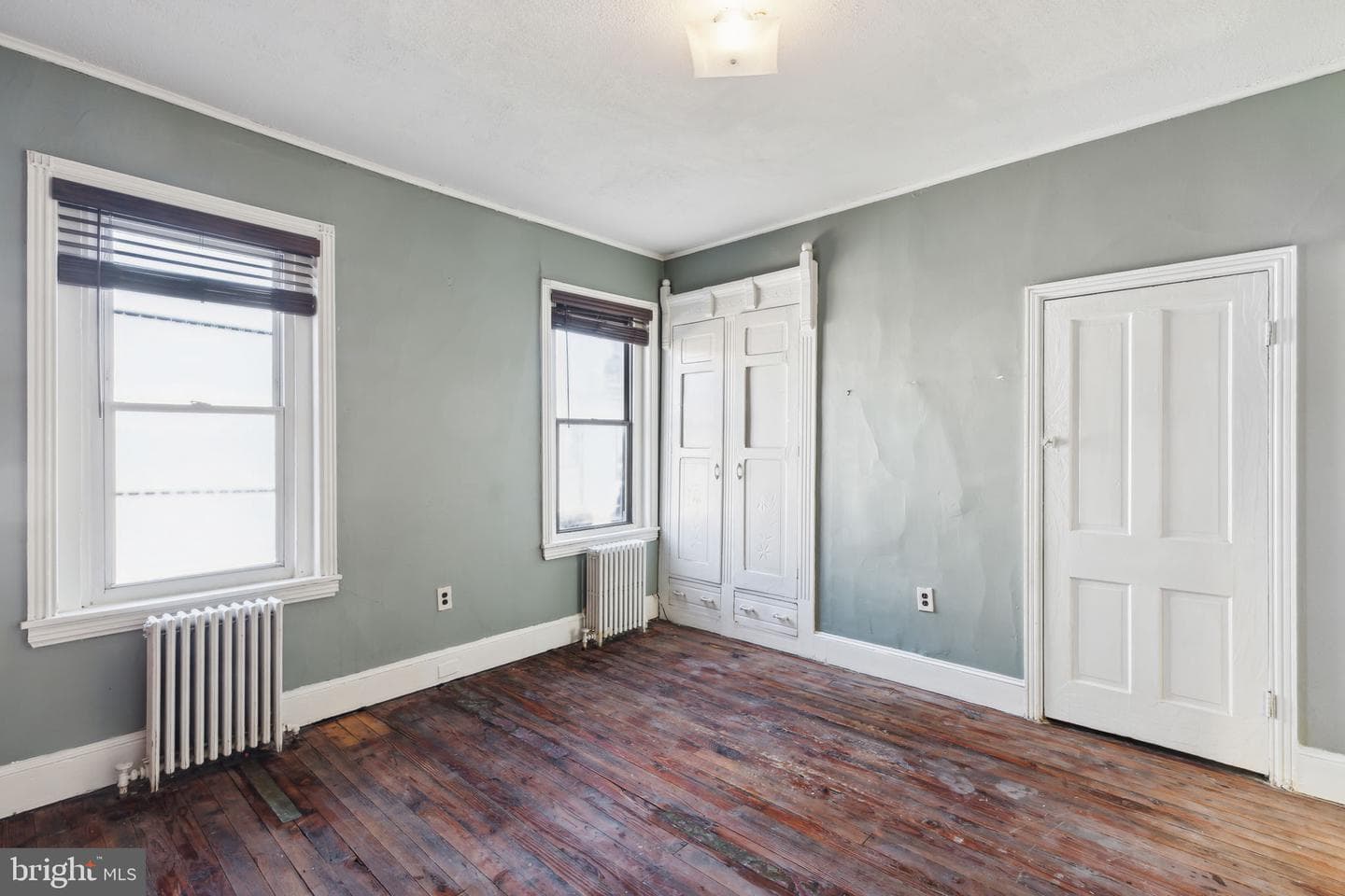1810 Sigel Street photo 17