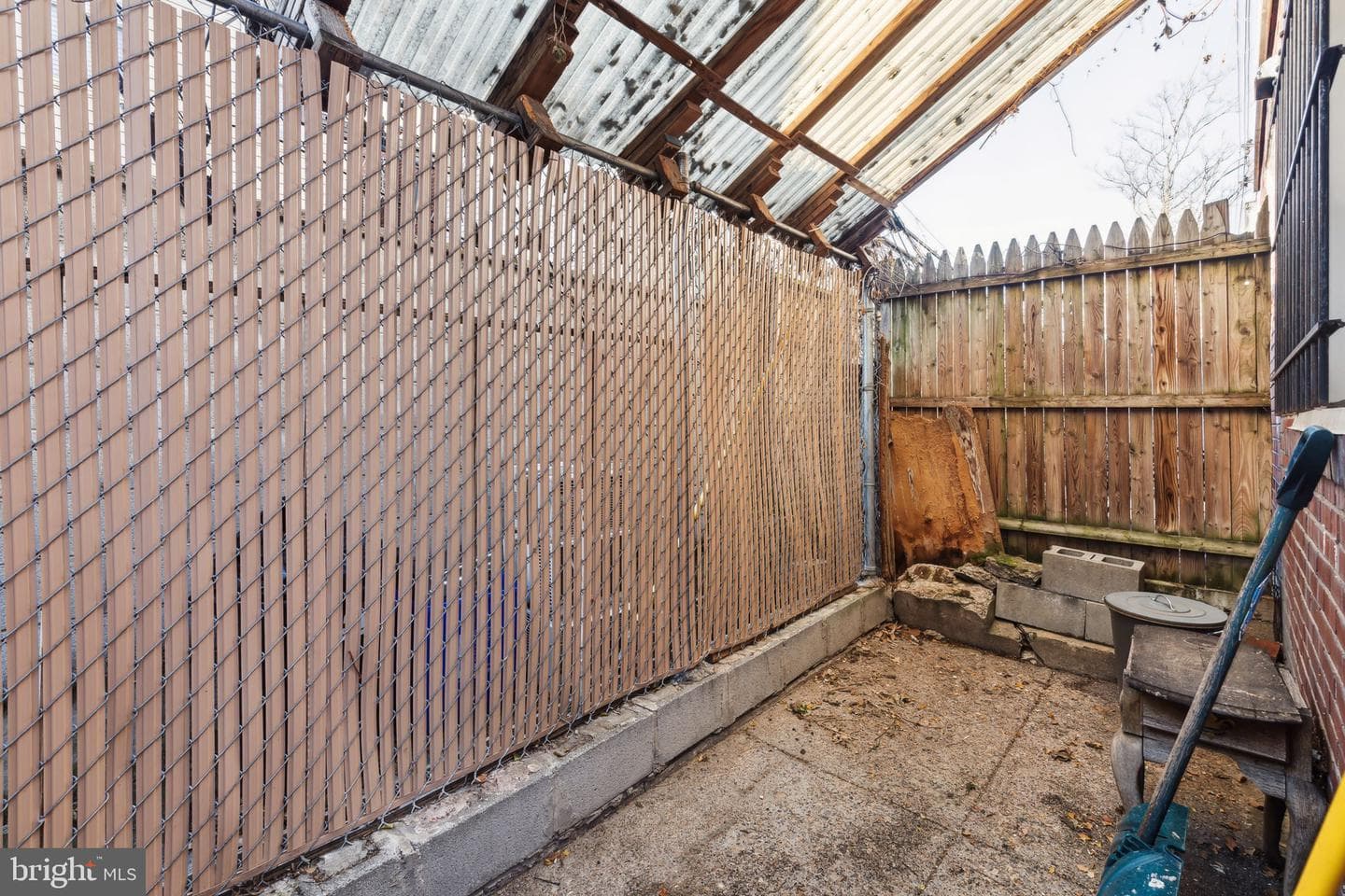 1810 Sigel Street photo 23