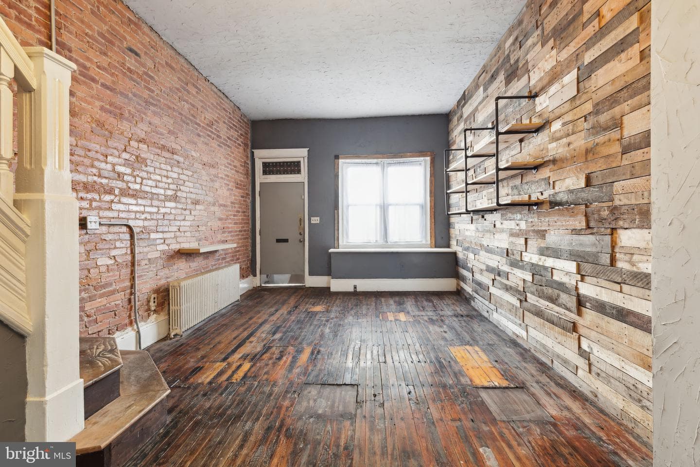 1810 Sigel Street photo 3