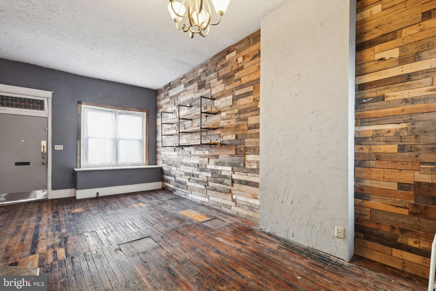 1810 Sigel Street photo 7