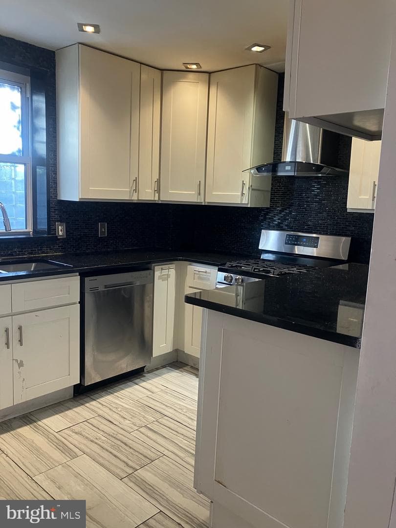 429 Winton Street photo 24