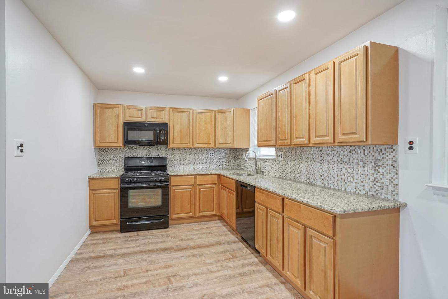 4653 Pennypack Street photo 11