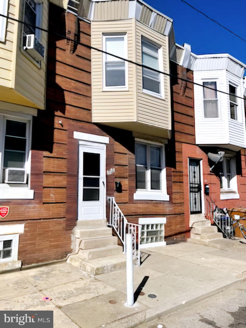 2223 Yelland Street photo 1