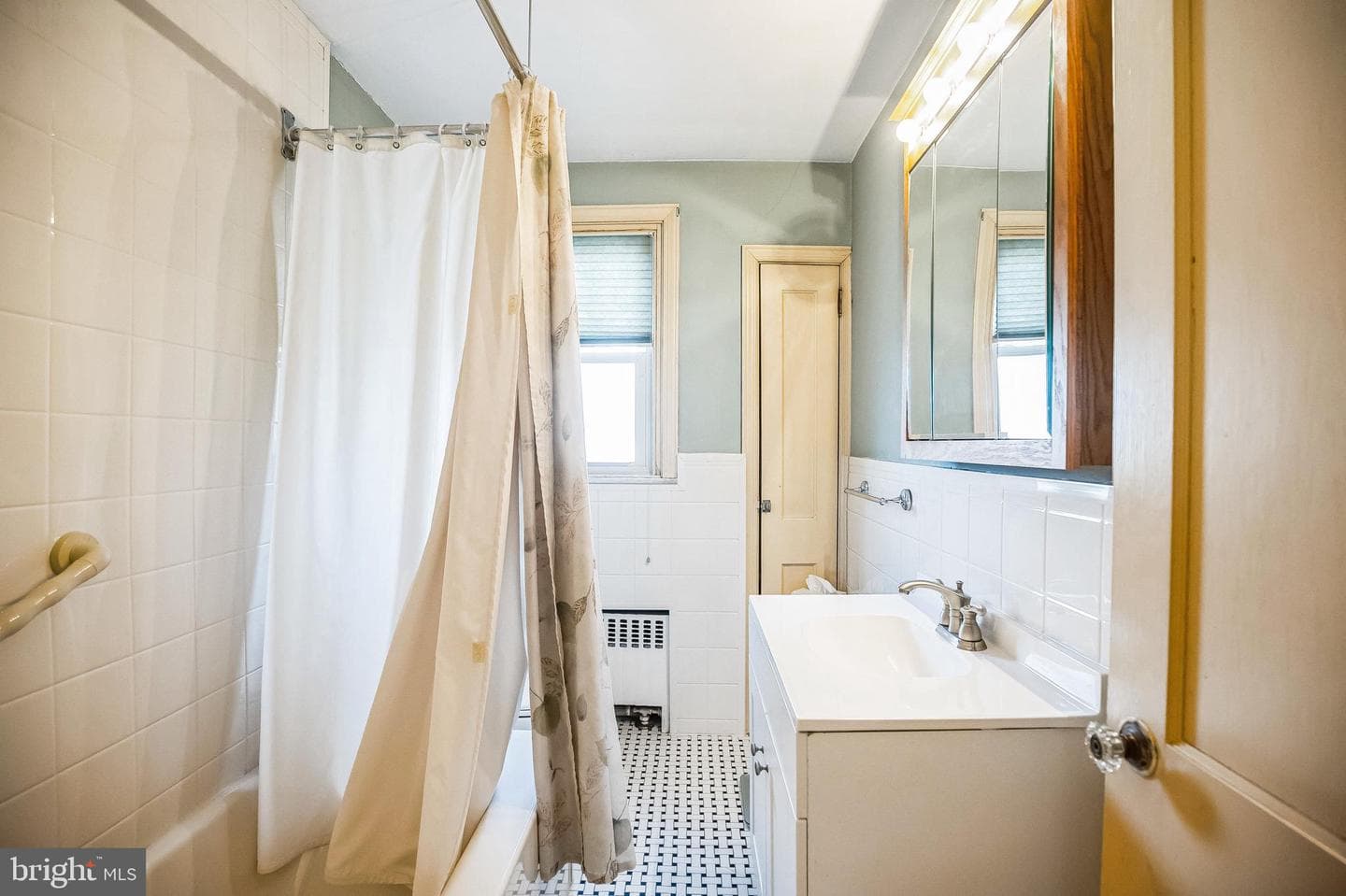 809 Knorr Street photo 15
