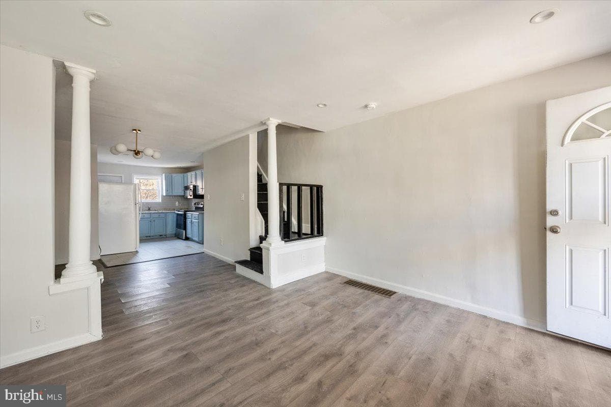 1503 N Frazier Street photo 3