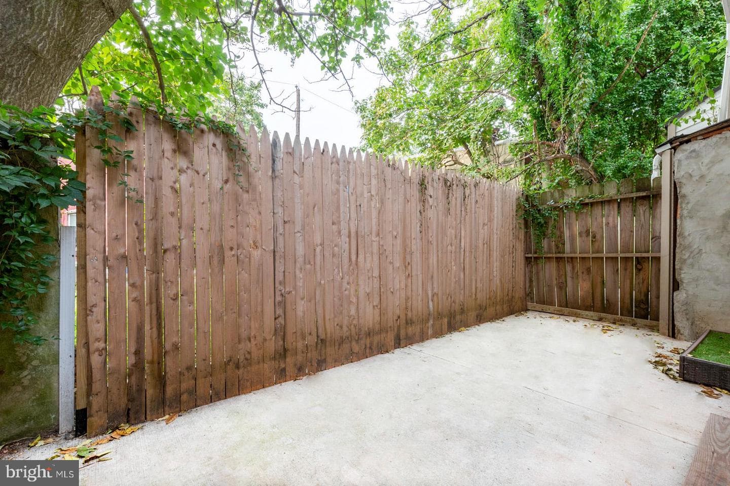 2404 Sharswood Street photo 8