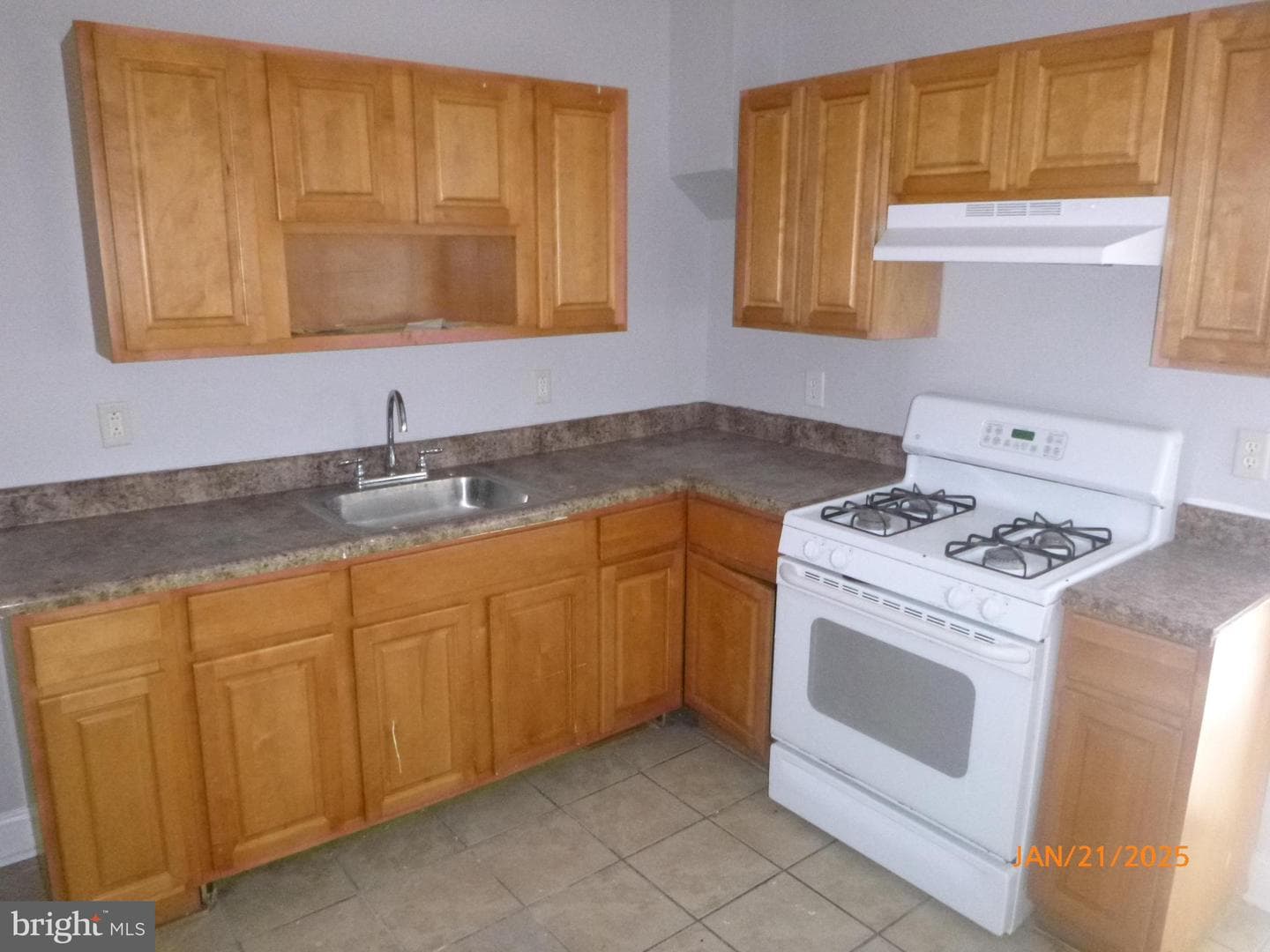 1824 S Conestoga Street photo 4