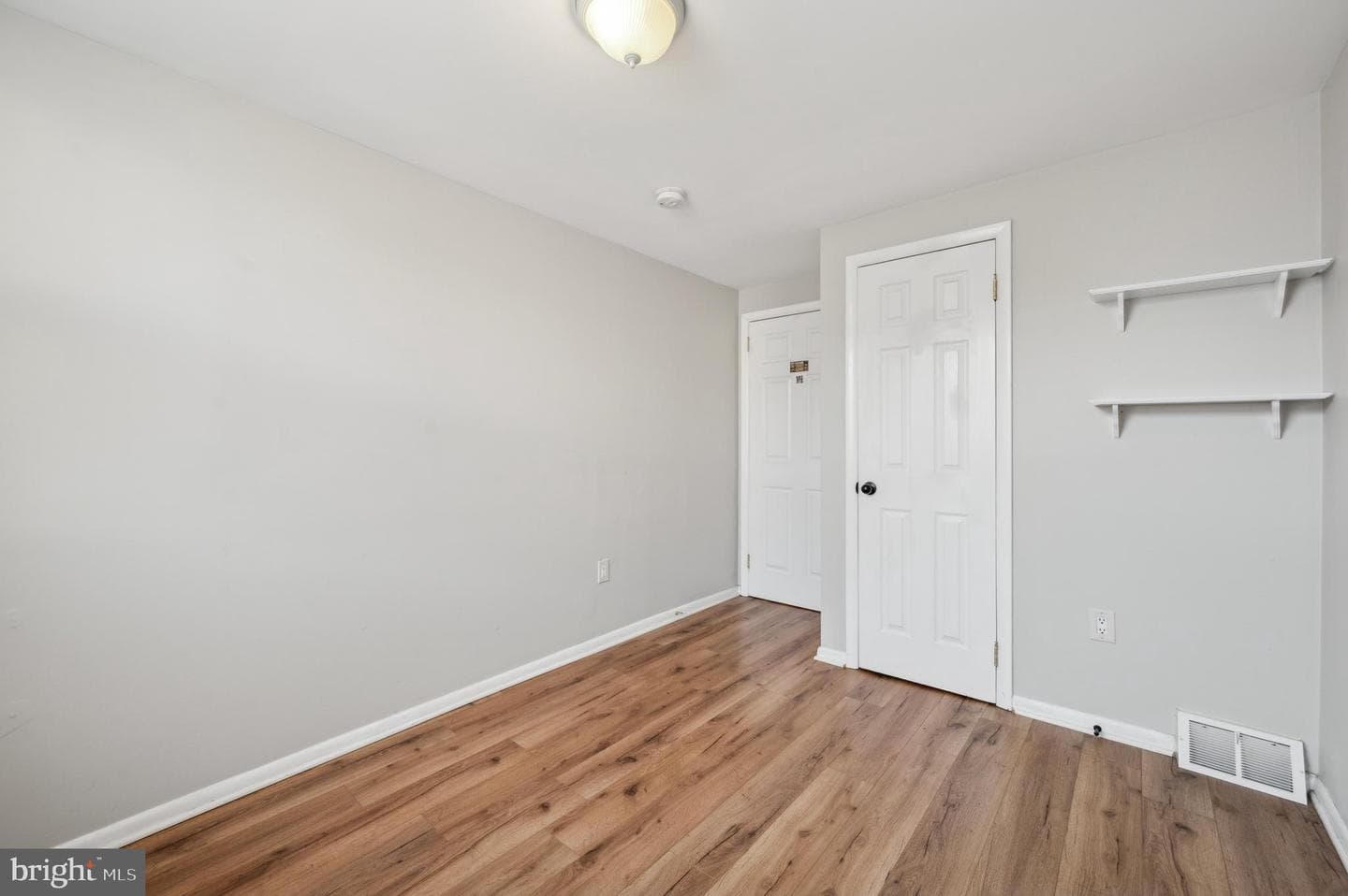 1525 S Garnet Street photo 19