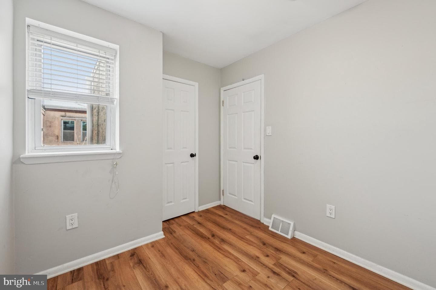 1525 S Garnet Street photo 21