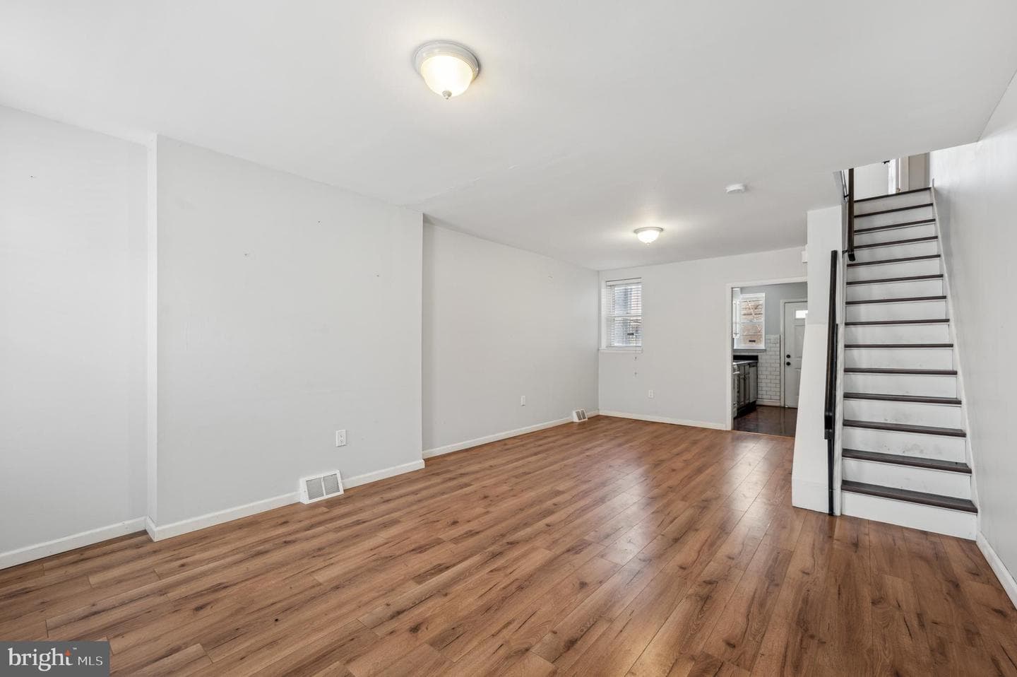1525 S Garnet Street photo 3