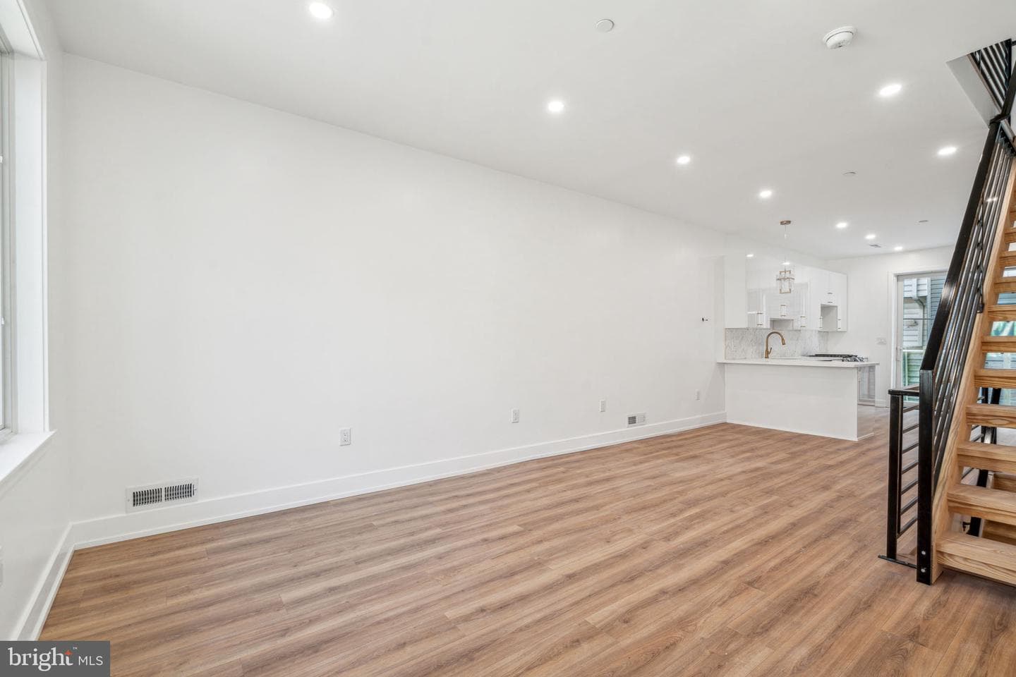 2224 Kimball Street photo 4