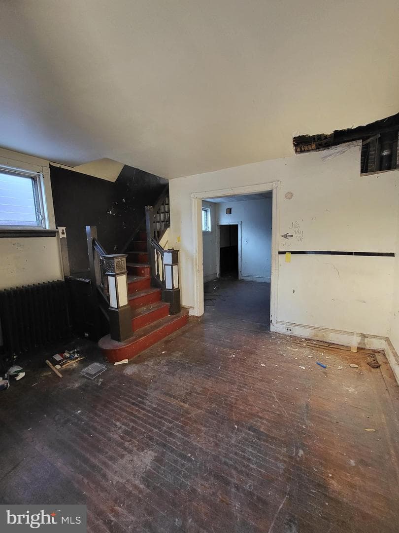 6047 Race Street photo 3