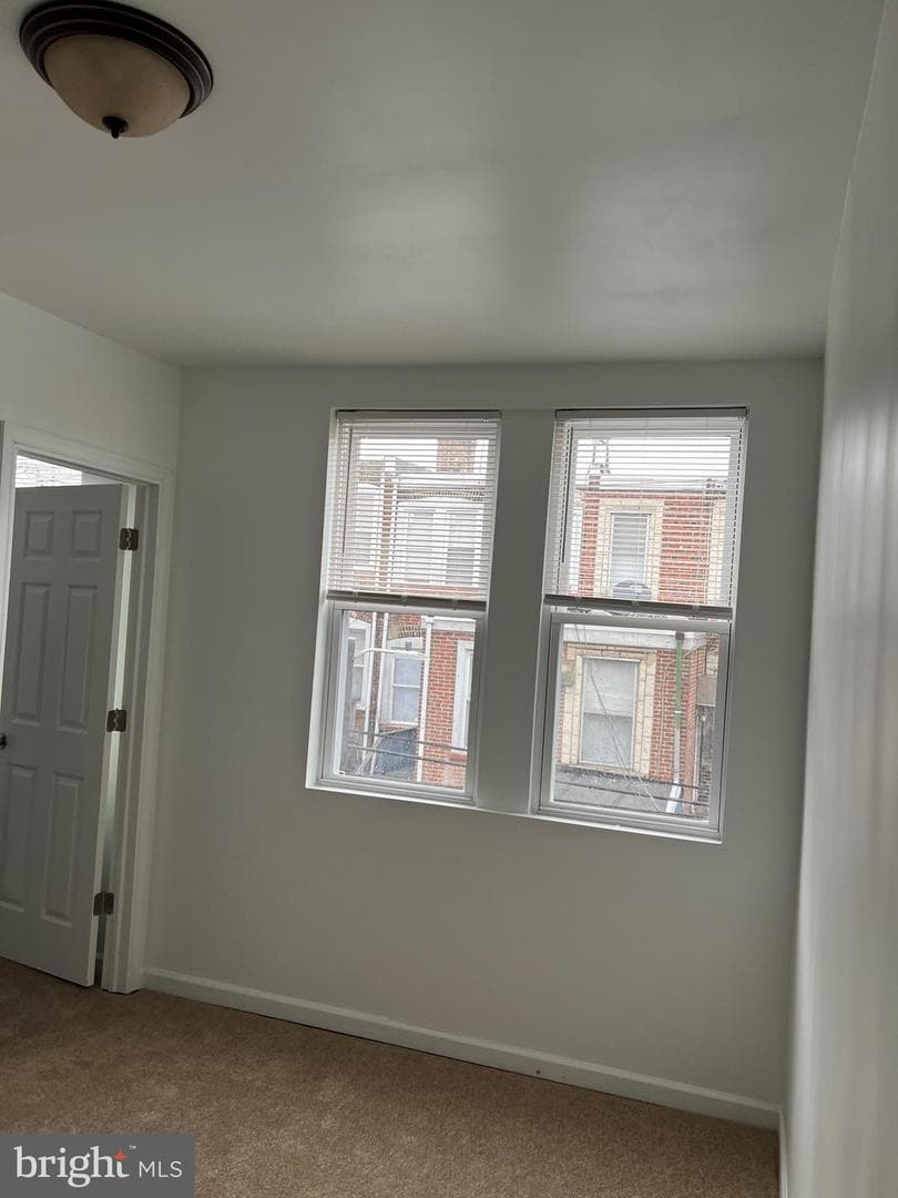 193 W Luray Street photo 13