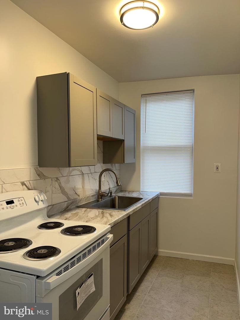 193 W Luray Street photo 2
