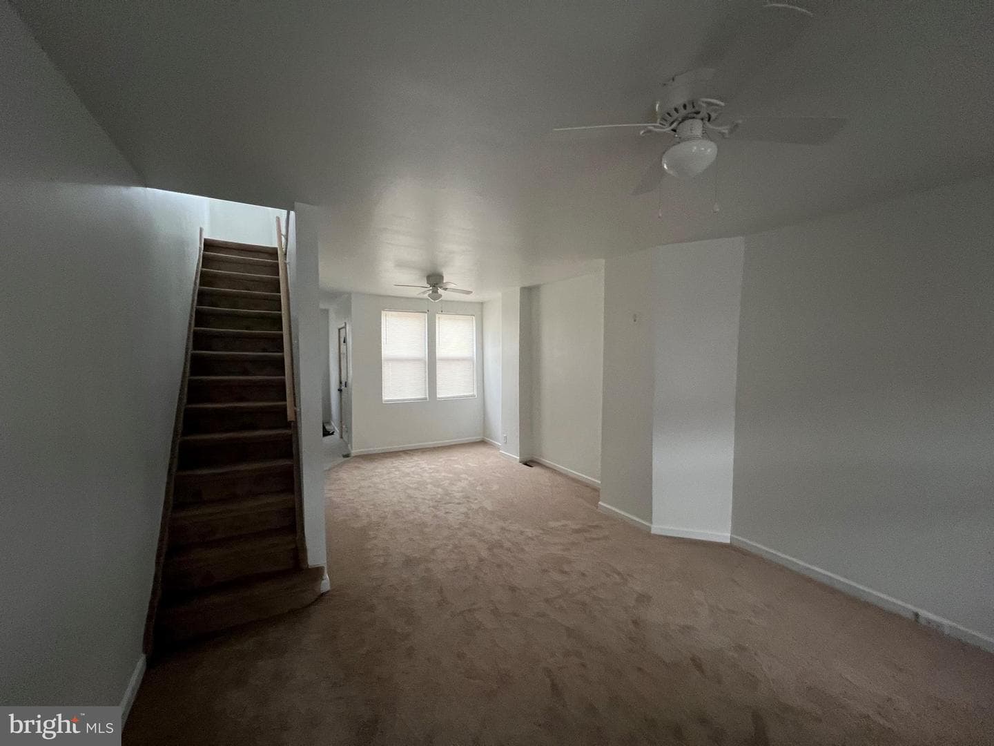 193 W Luray Street photo 4