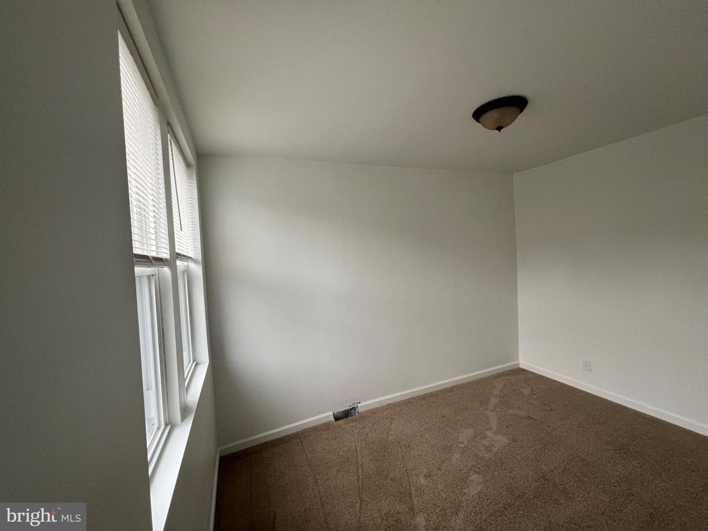 193 W Luray Street photo 6