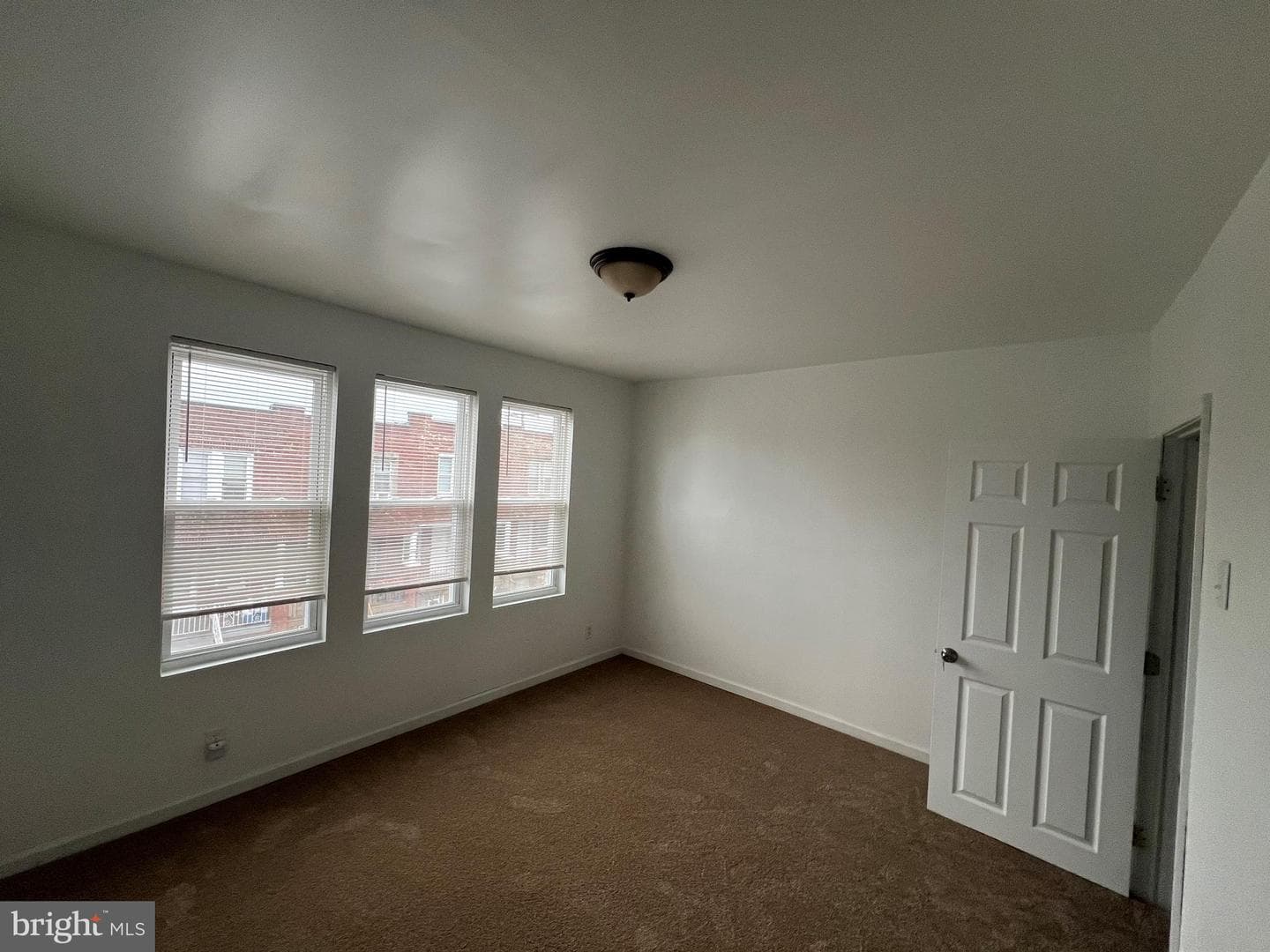 193 W Luray Street photo 8