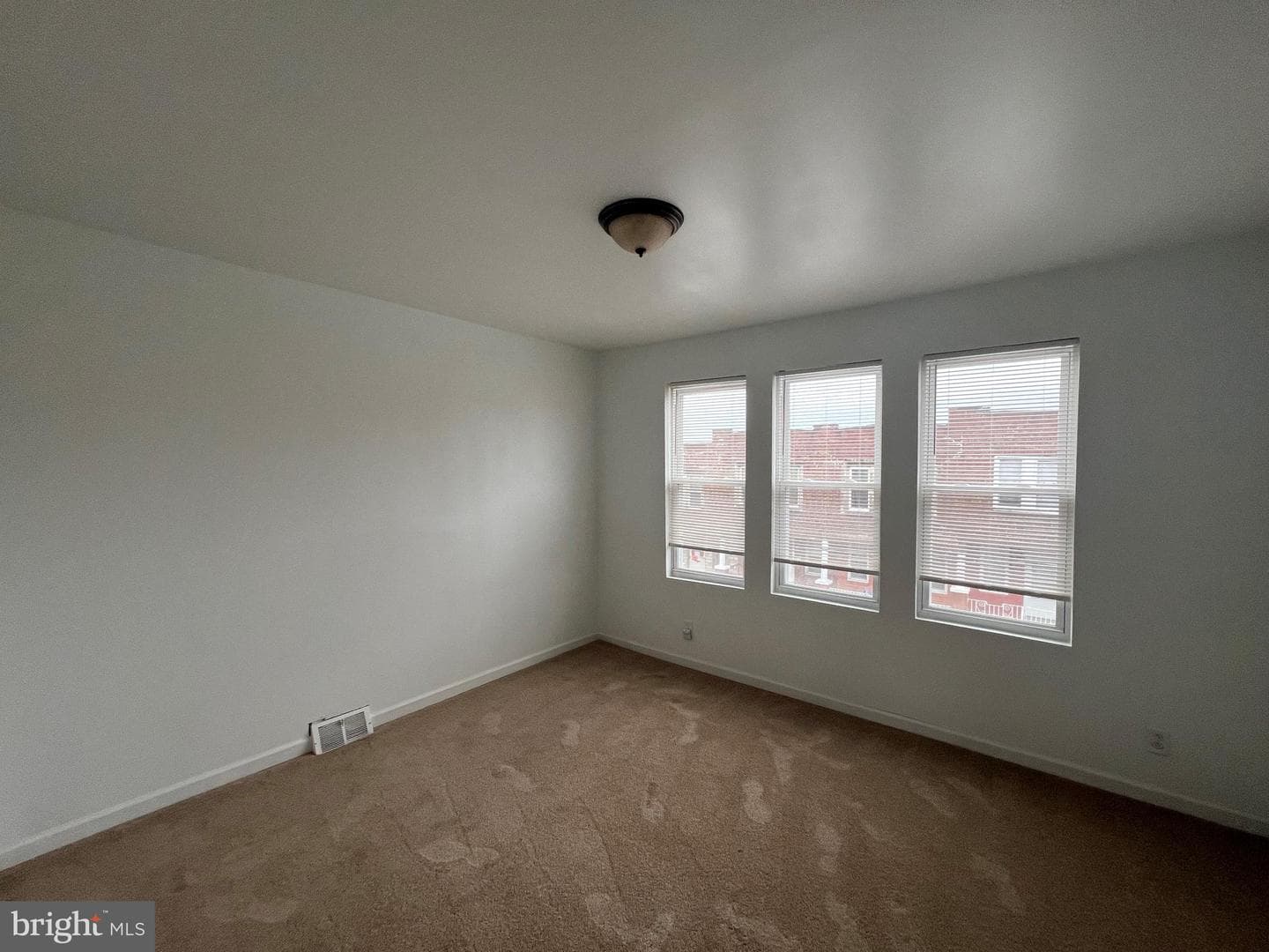 193 W Luray Street photo 9