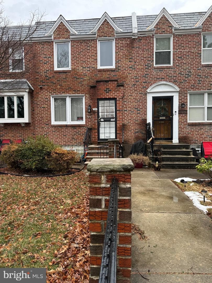 1116 E Phil Ellena Street photo 2