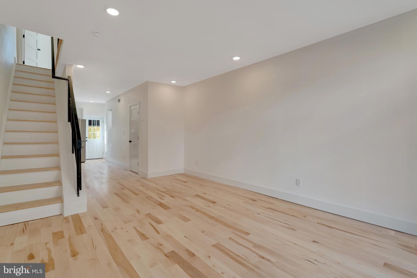2138 Cross Street photo 4