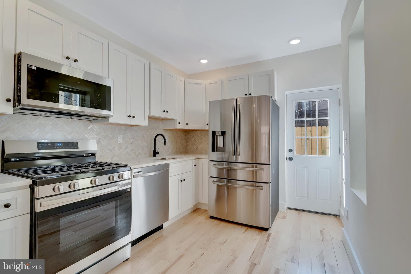 2138 Cross Street photo 7
