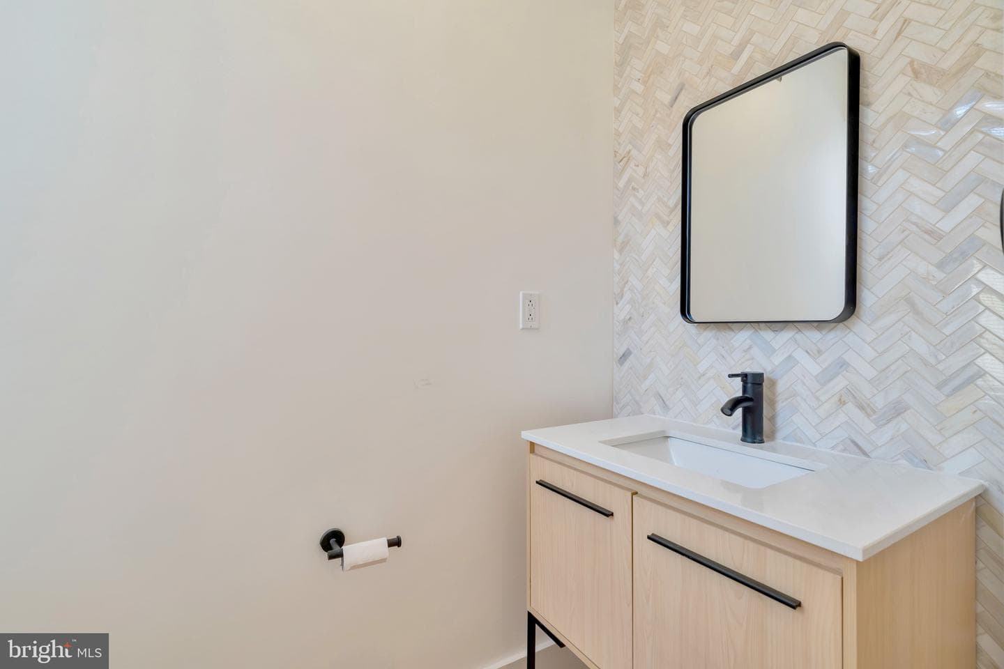 2138 Cross Street photo 9