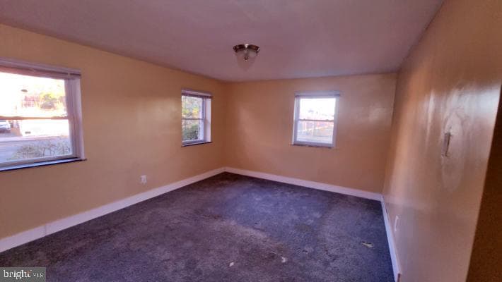 1038-1036 E Mount Pleasant Avenue photo 24