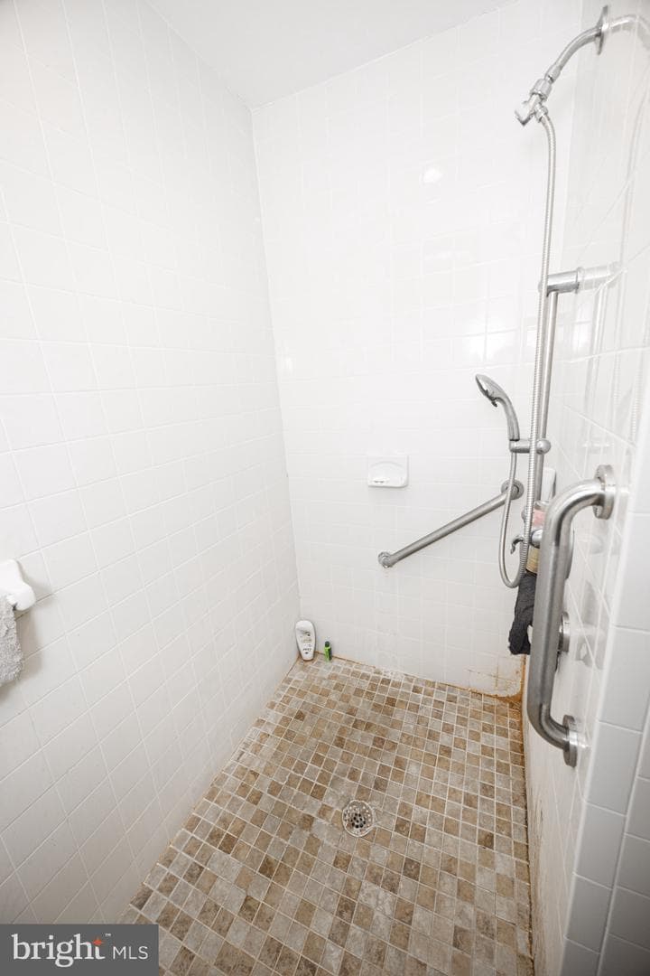 1216 W Somerset Street photo 7