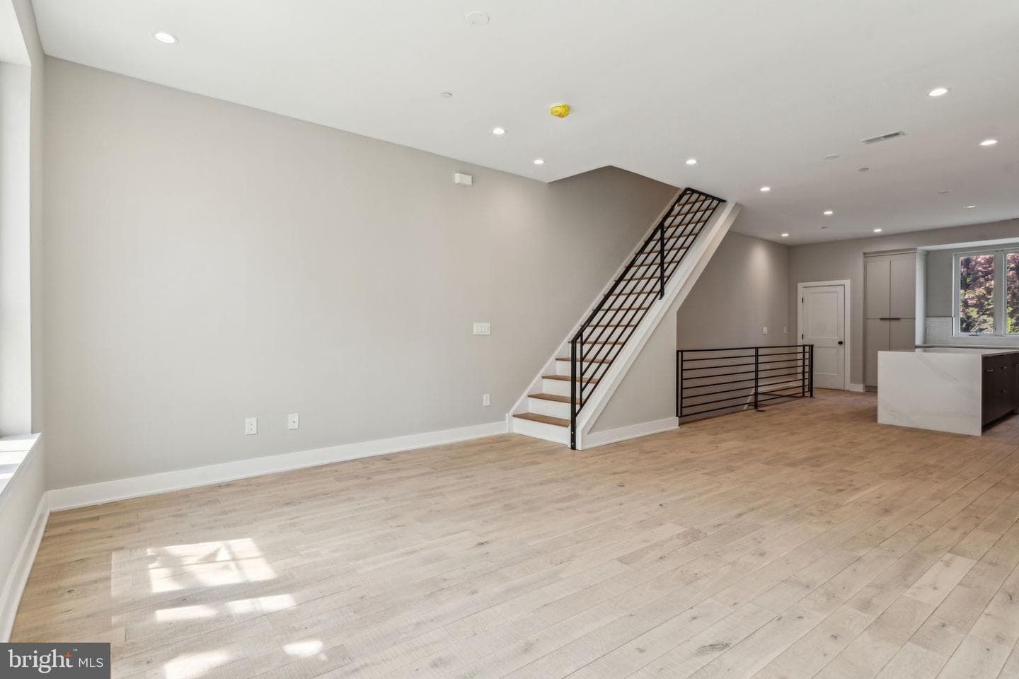 332 Carson Street photo 10