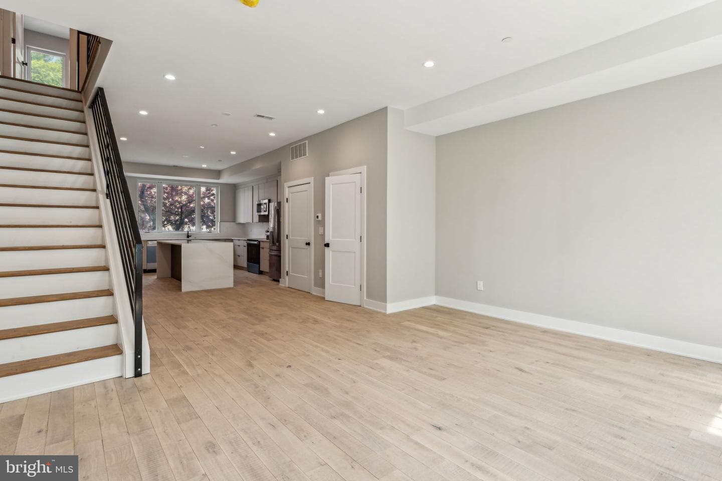 332 Carson Street photo 11