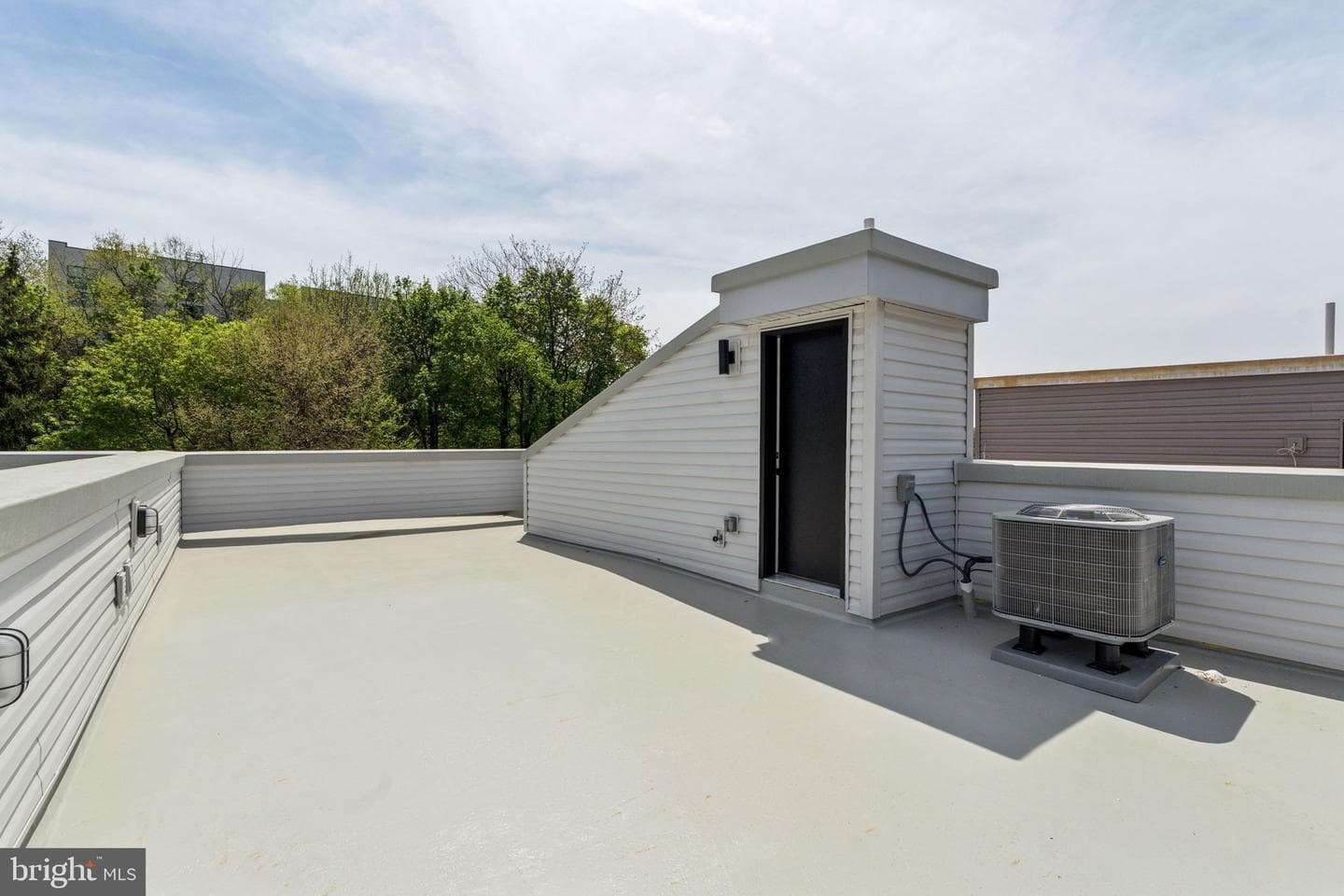 332 Carson Street photo 17