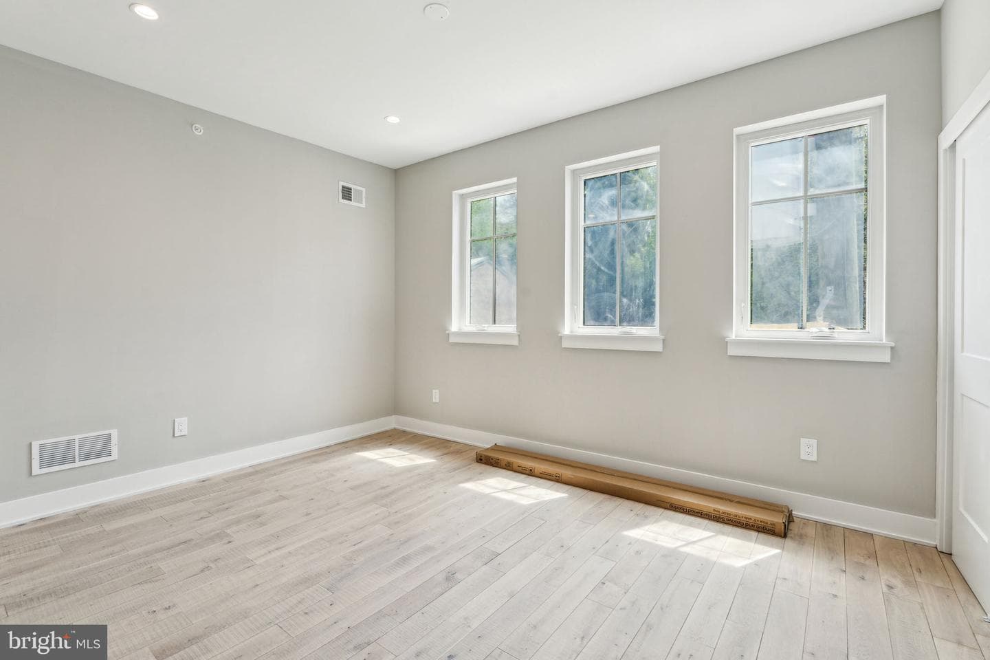 332 Carson Street photo 19