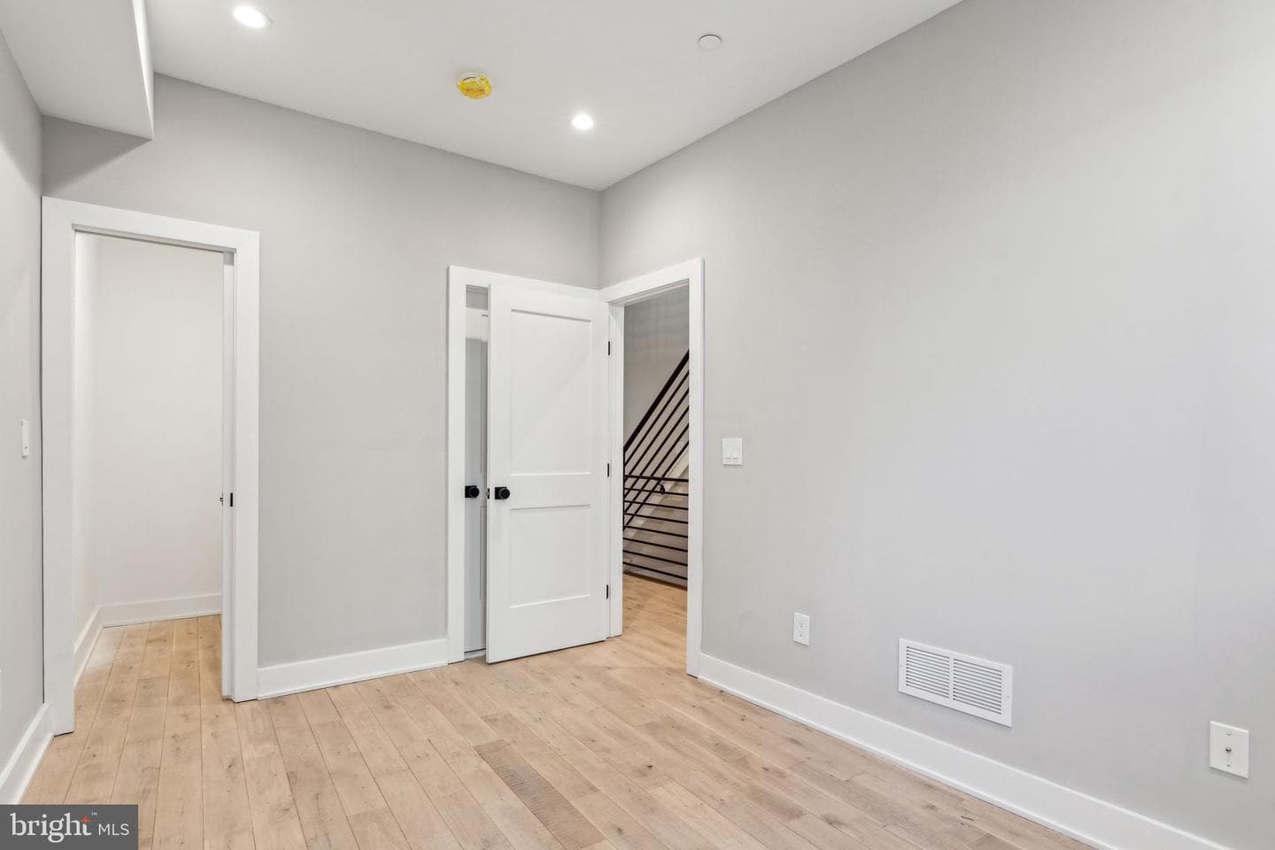 332 Carson Street photo 24