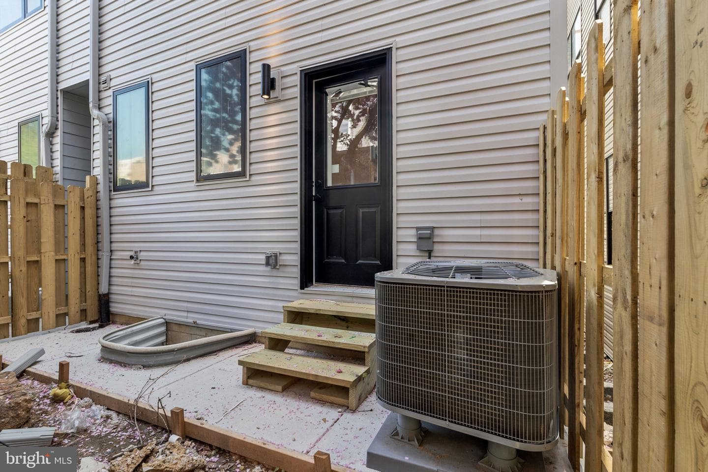 332 Carson Street photo 29